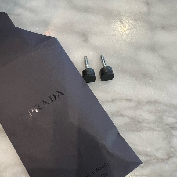 Prada suede kitten heel 38.5. From 2017 but worn only a few times.. - Picture 7 of 9